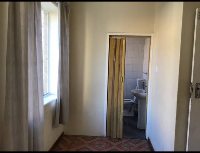 1 BEDROOM FLAT SOLD IN SUNNYSIDE